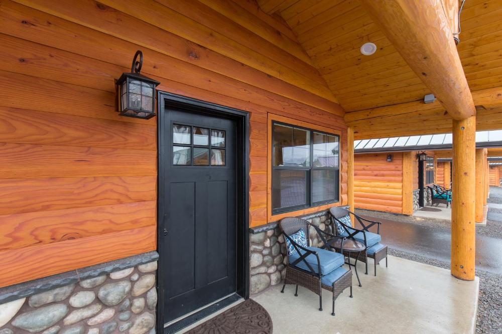 Cabin with Porches interior