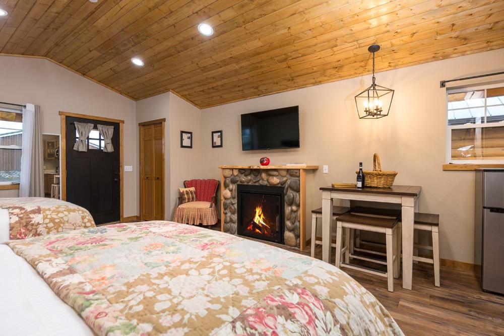 Cabin with Porches interior
